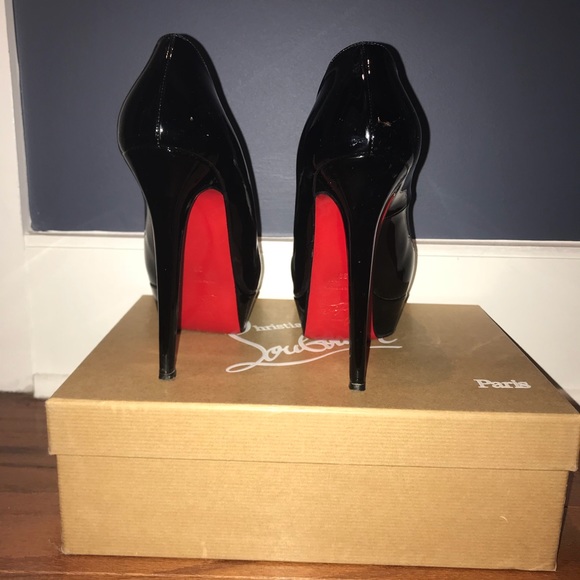 Christian Louboutin:  Black patent pumps - Picture 6 of 7